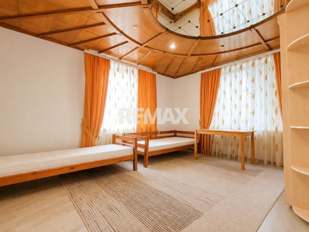 84.900 EUR