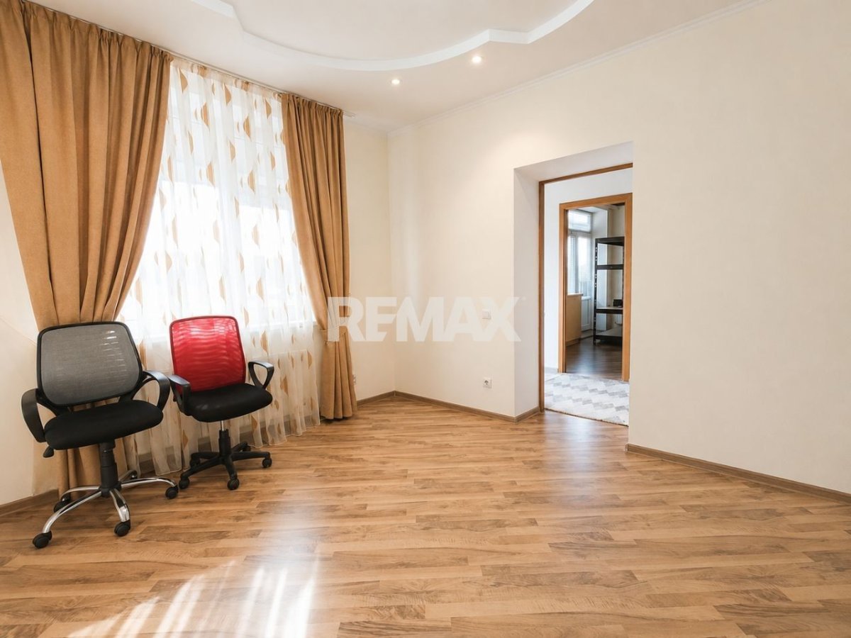 84.900 EUR