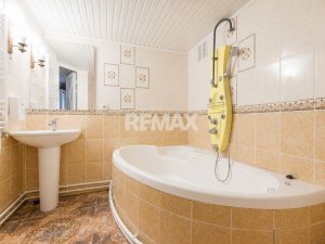 84.900 EUR