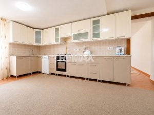 84.900 EUR