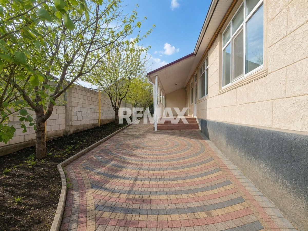 89.900 EUR