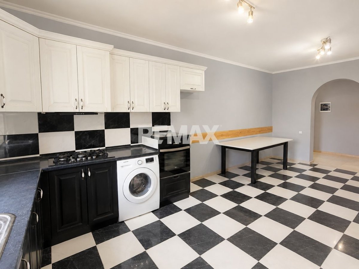 89.900 EUR