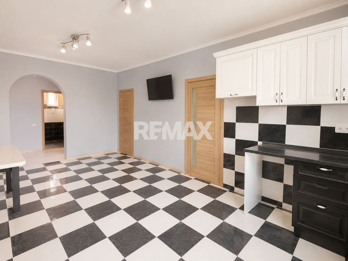 89.900 EUR
