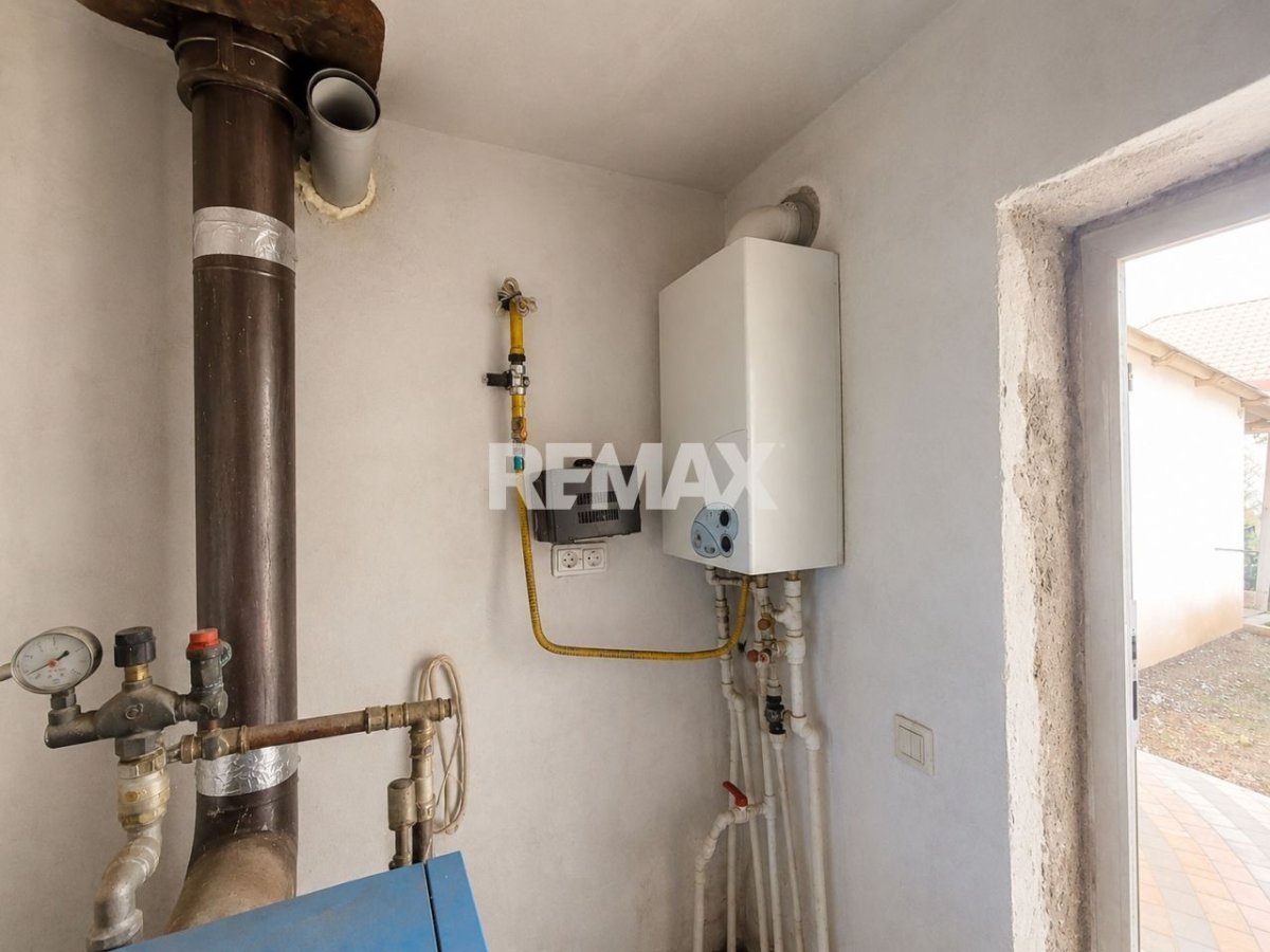 89.900 EUR