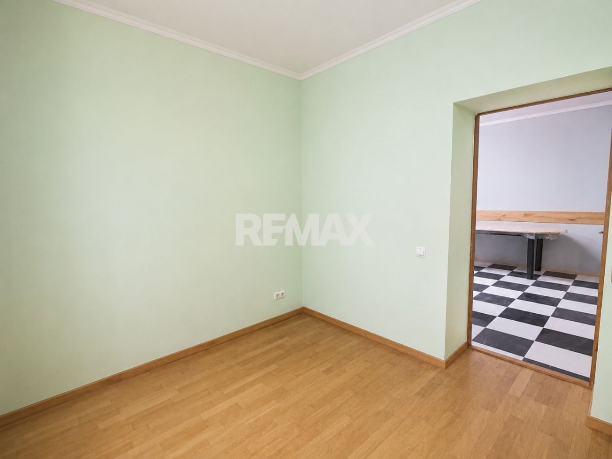 89.900 EUR