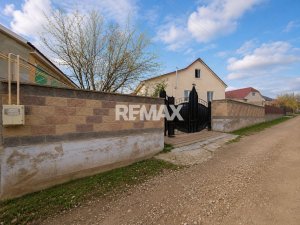 89.900 EUR