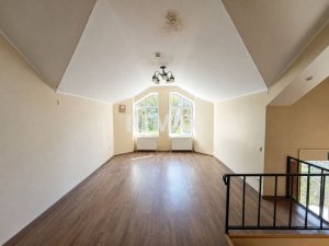 64.900 EUR