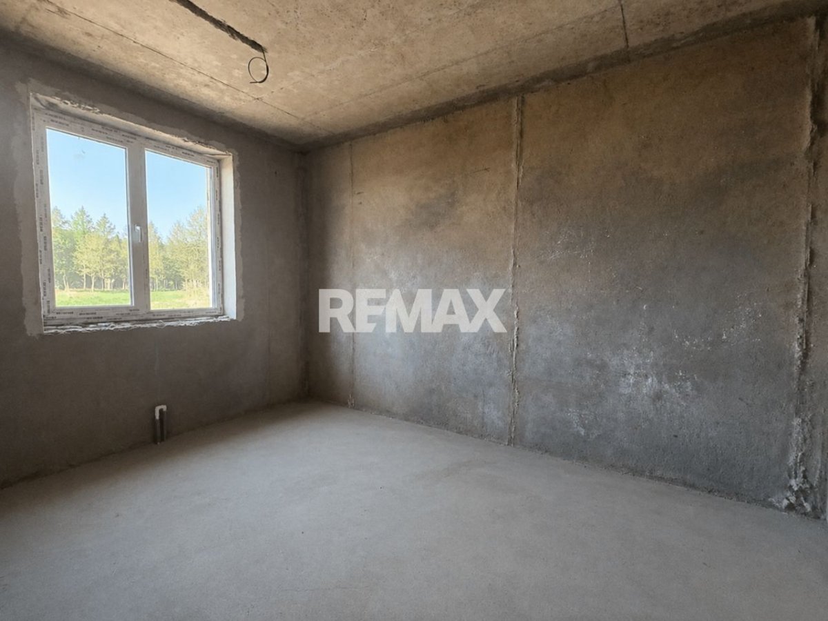 64.900 EUR