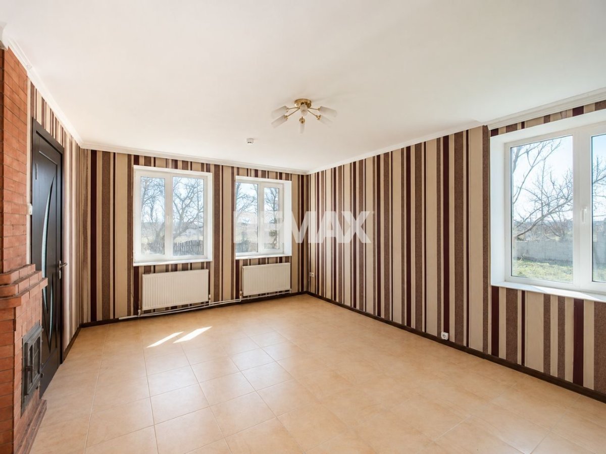 64.900 EUR