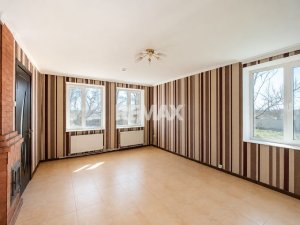 64.900 EUR