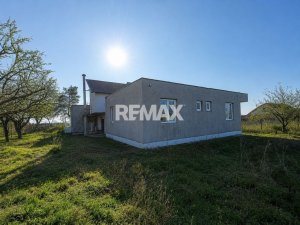 64.900 EUR