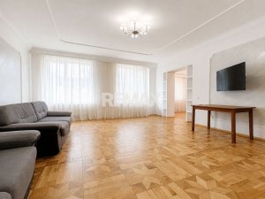 249.000 EUR
