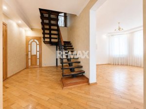 249.000 EUR