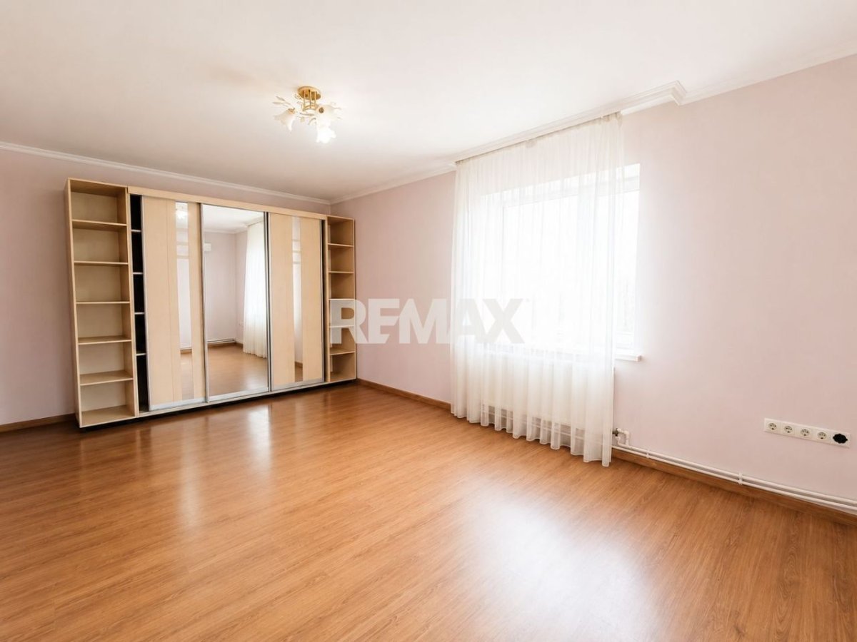 249.000 EUR