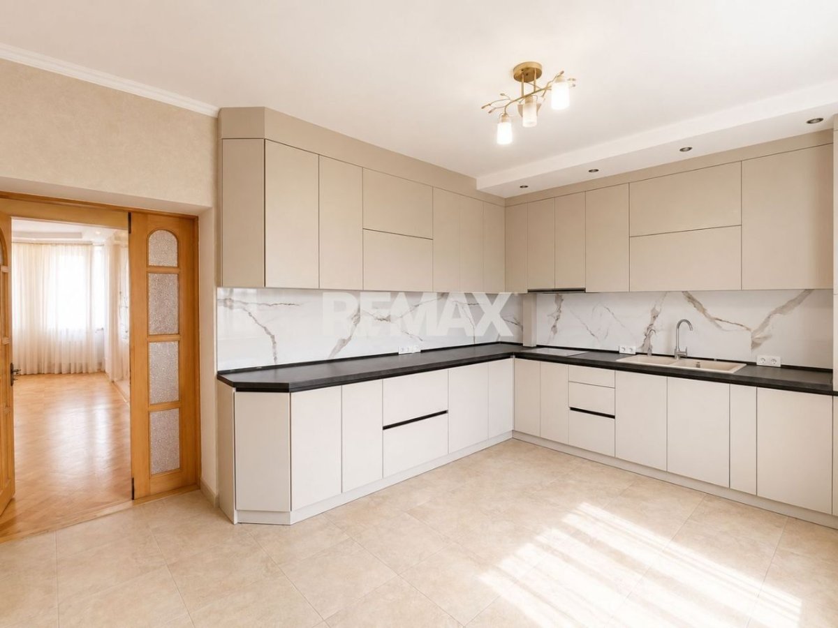 249.000 EUR
