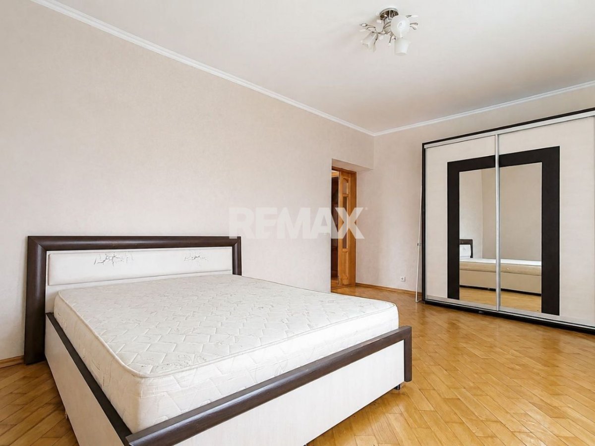 249.000 EUR
