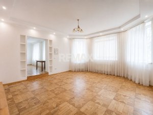 249.000 EUR