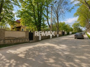 249.000 EUR