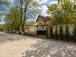 249.000 EUR