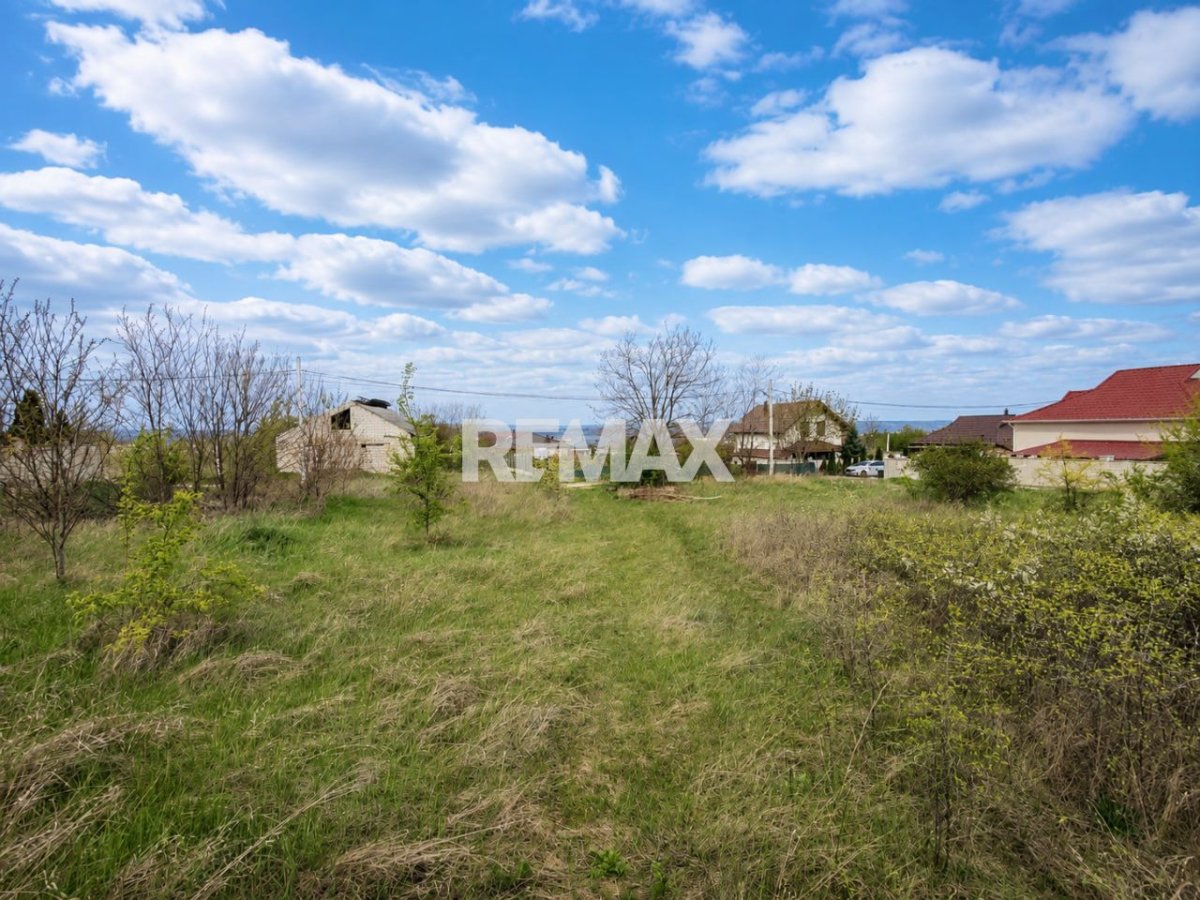 107.900 EUR