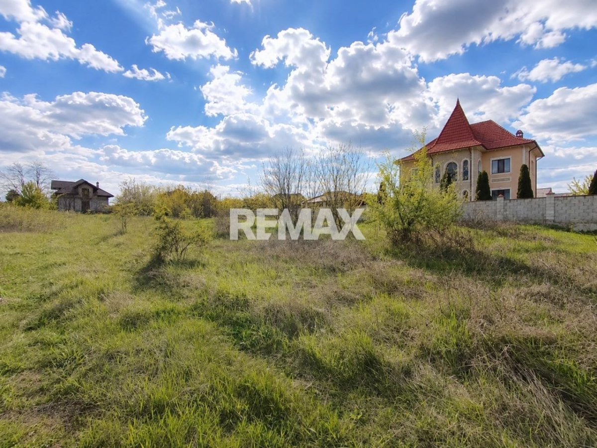 107.900 EUR