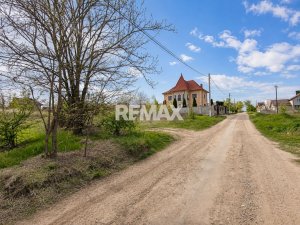 107.900 EUR
