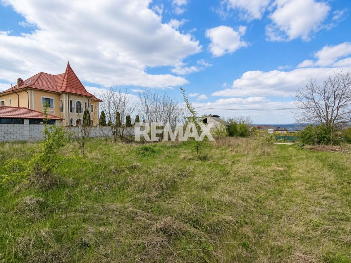 107.900 EUR