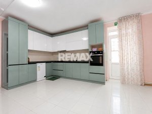 88.900 EUR