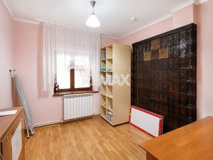 88.900 EUR