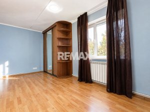 88.900 EUR