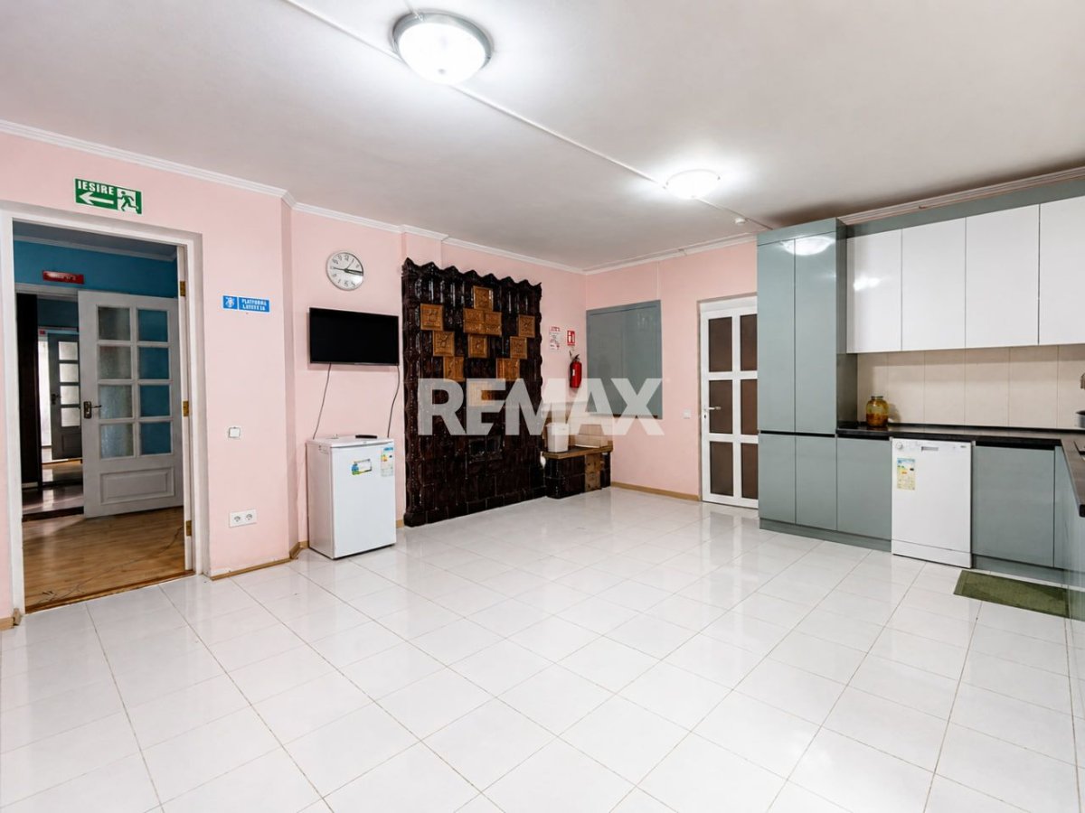 88.900 EUR