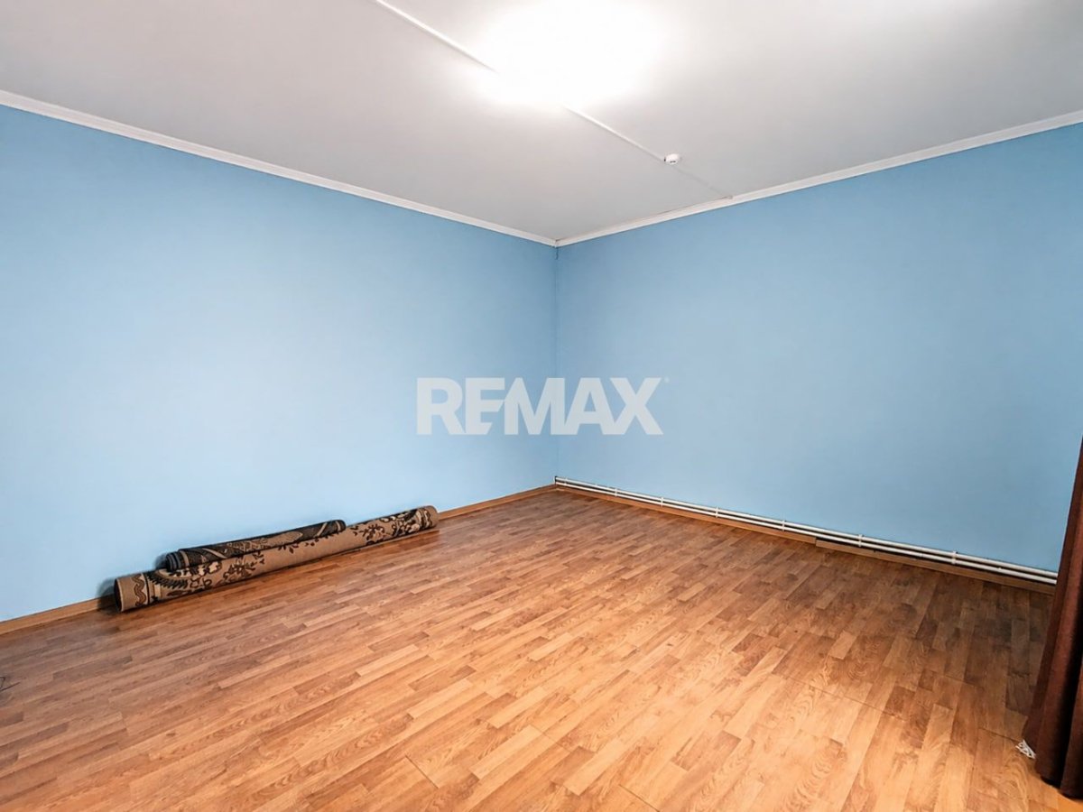 88.900 EUR