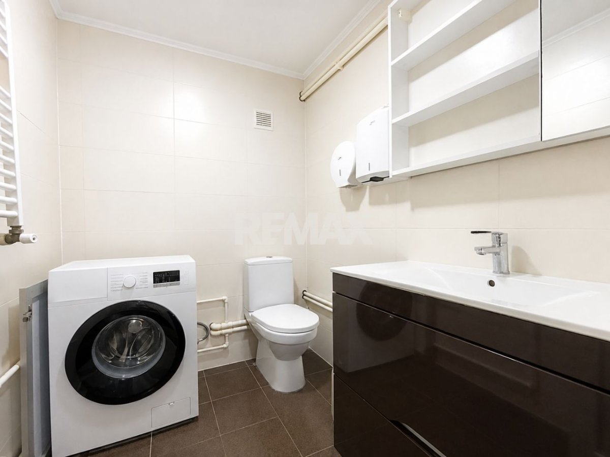 88.900 EUR