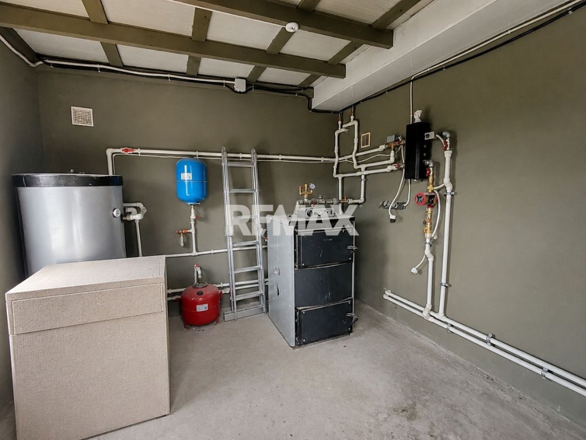 88.900 EUR
