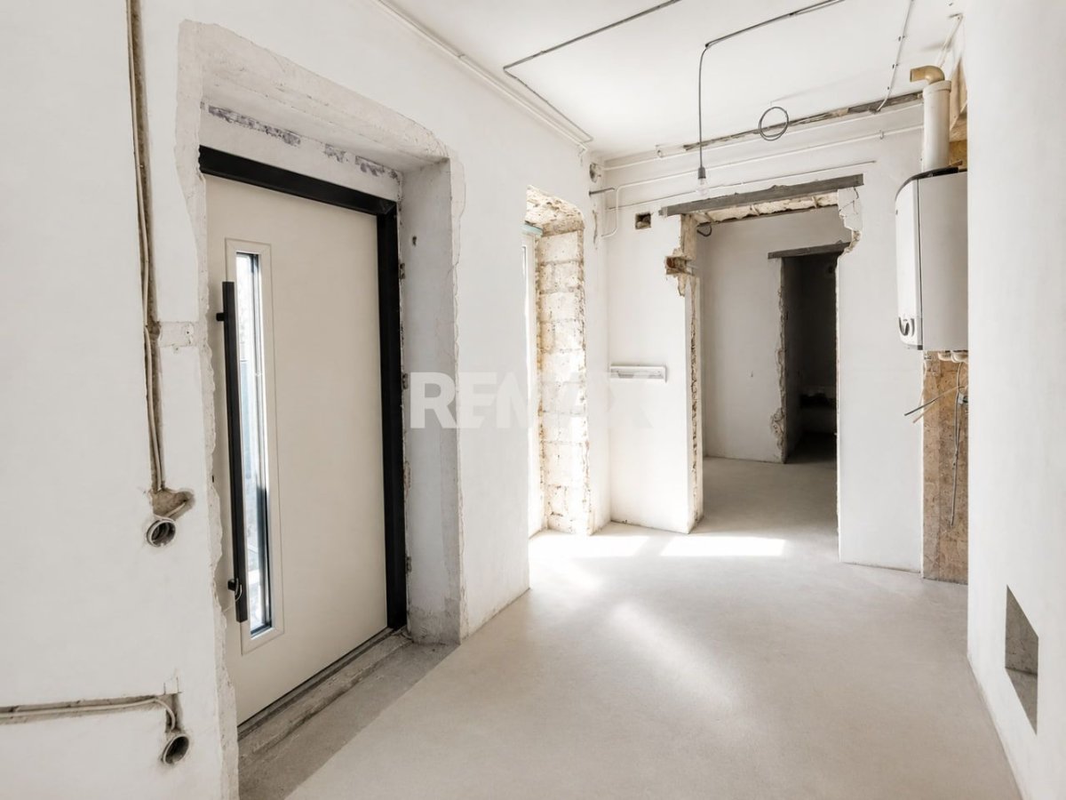 6.000 EUR