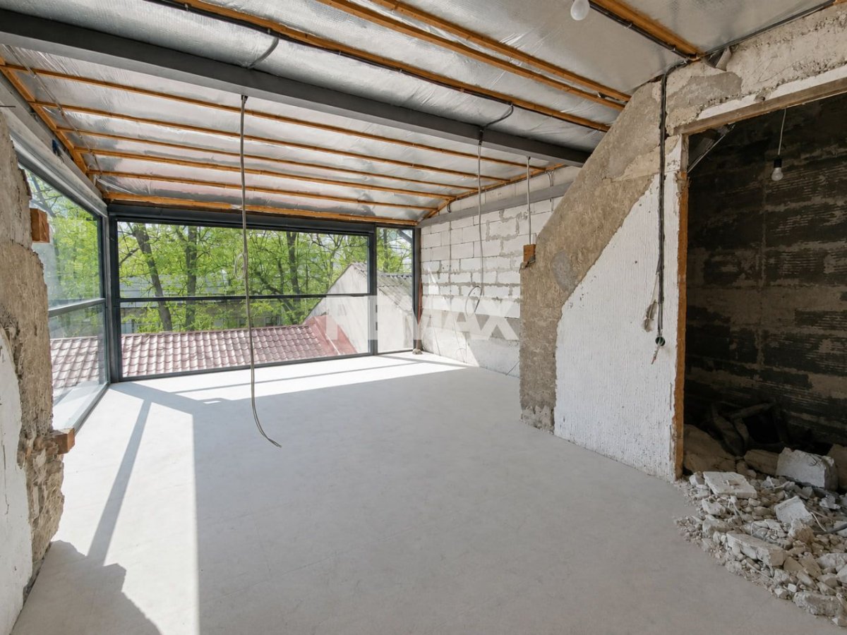 6.000 EUR