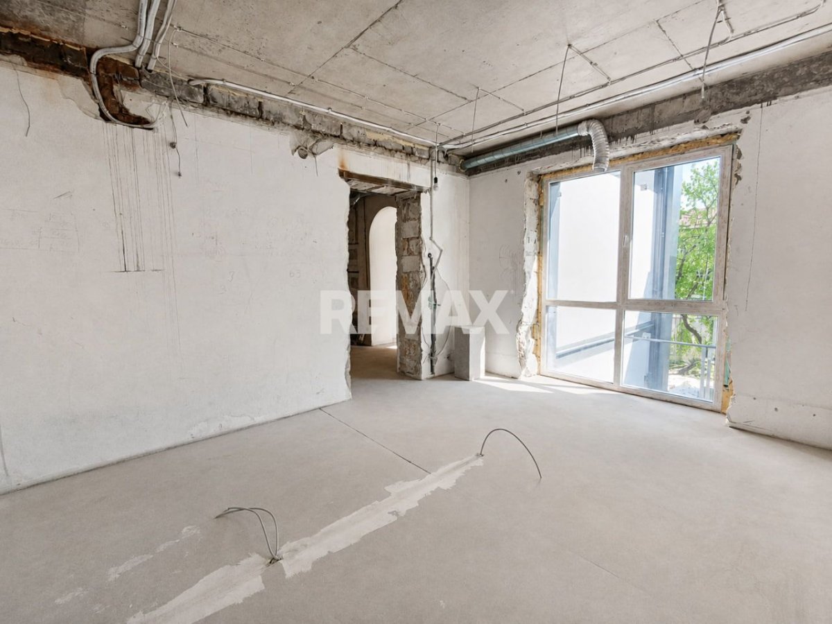6.000 EUR