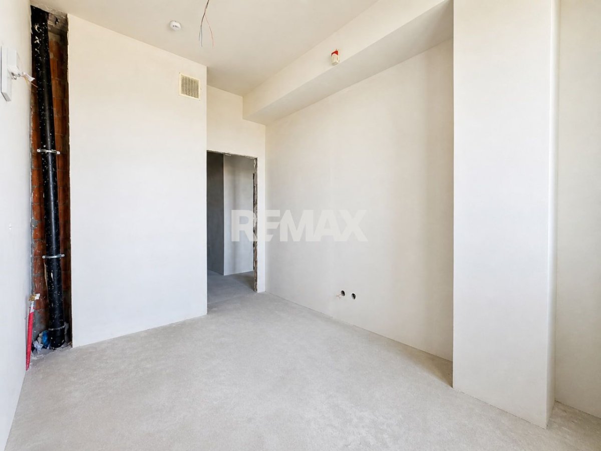 137.900 EUR