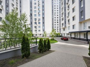 137.900 EUR