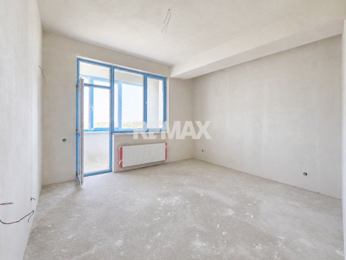 137.900 EUR
