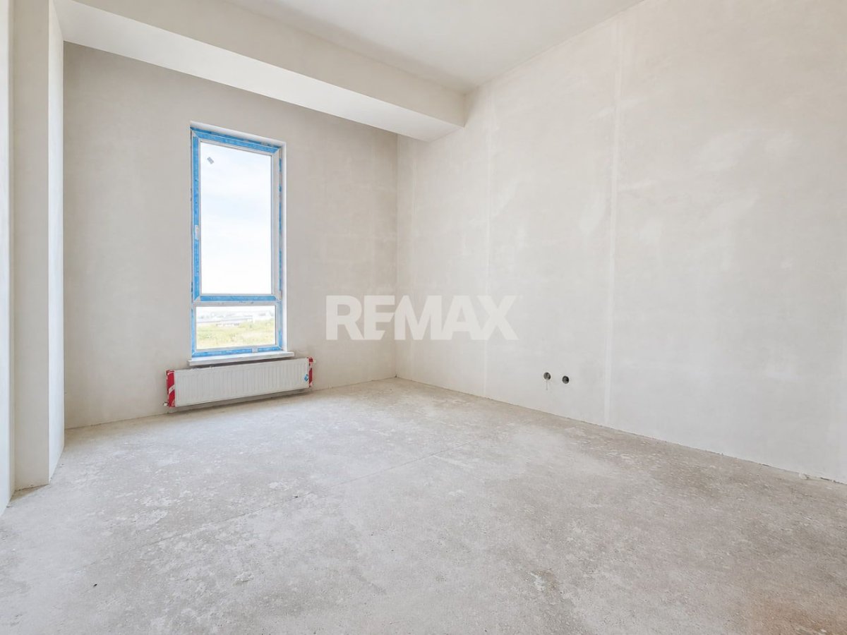 137.900 EUR
