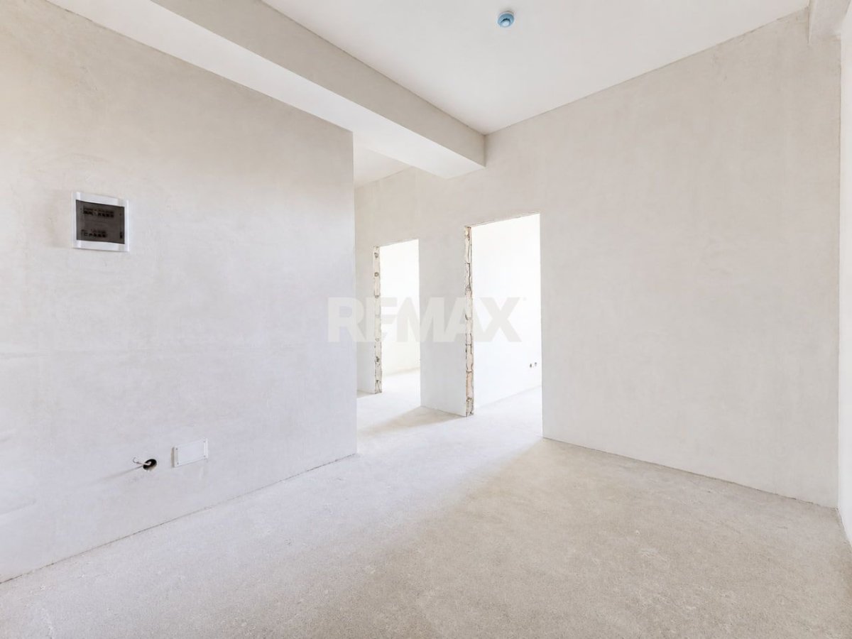 137.900 EUR