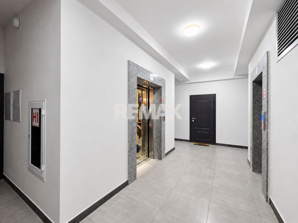 137.900 EUR