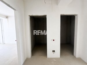 68.900 EUR