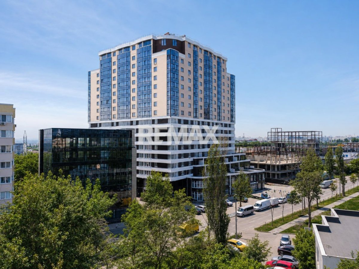 68.900 EUR