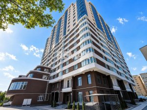 68.900 EUR
