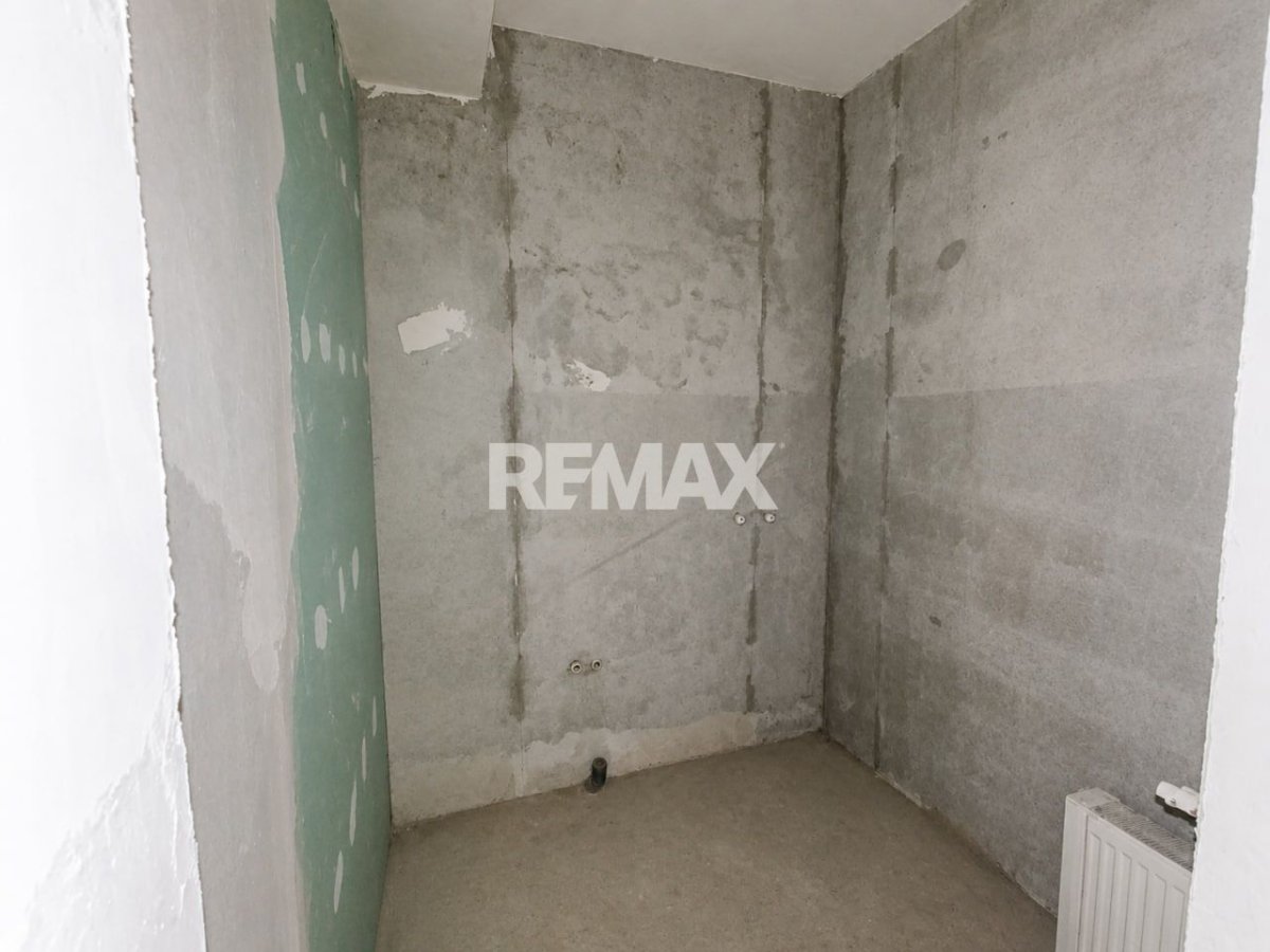 68.900 EUR