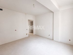 68.900 EUR