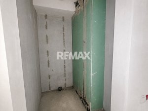 68.900 EUR