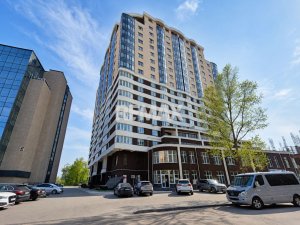 68.900 EUR